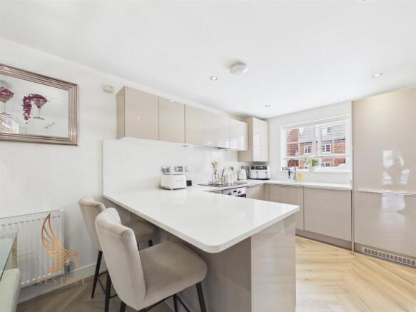 3 bed Semi-Detached for sale Image 5