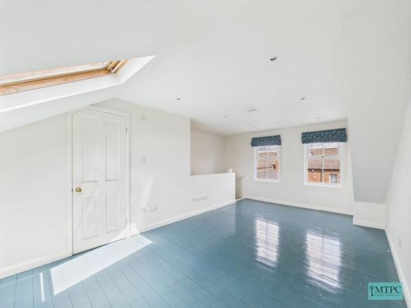 3 bed Town House to rent Image 9