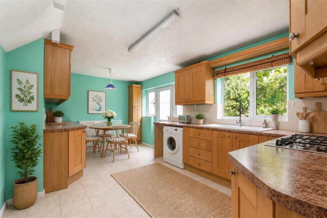 8OR-kitchen2.jpg