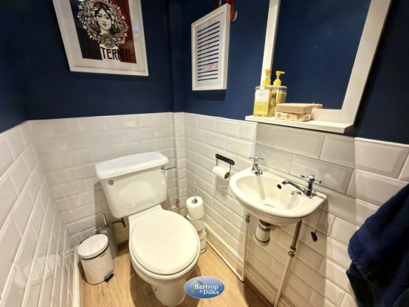 4 bed Semi-Detached for sale Image 6