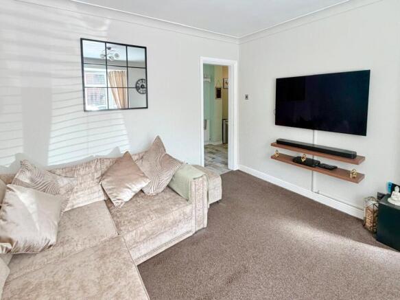 3 bed Semi-Detached for sale Image 9
