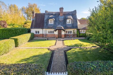 Enchanting Four Bedroom Period Home in Yelverton