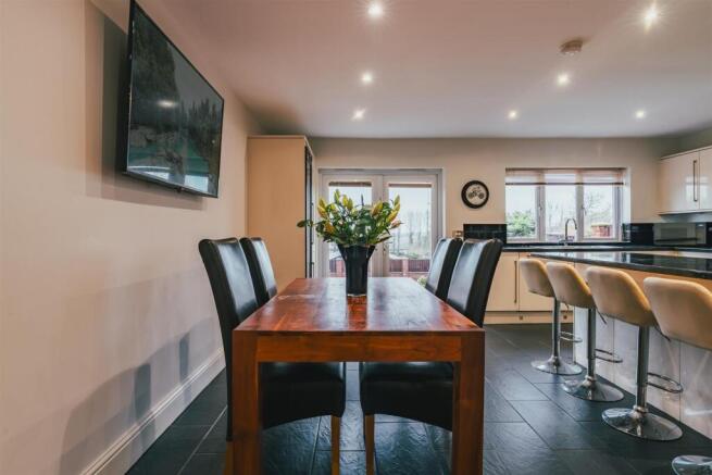 3 bed Detached for sale Image 9