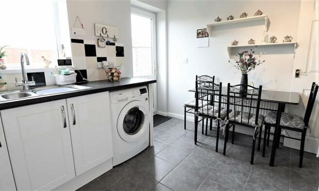 kitchen 2.jpg