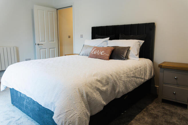 2 bed Apartment to rent Image 10