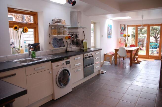 OPEN PLAN FAMILY/KITCHEN/DINING ROOM