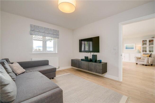 4 bed Semi-Detached for sale Image 9