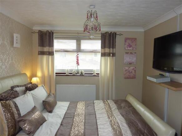 BEDROOM 1