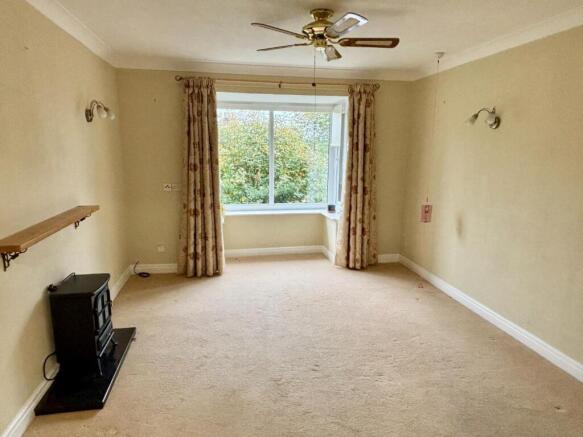 2 bed Apartment for sale Image 4