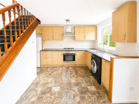 3 bed Semi-Detached for sale Image 6