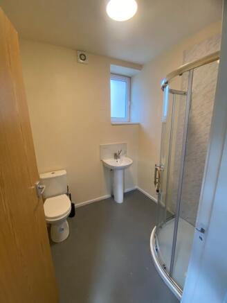 1 bed Apartment to rent Image 10