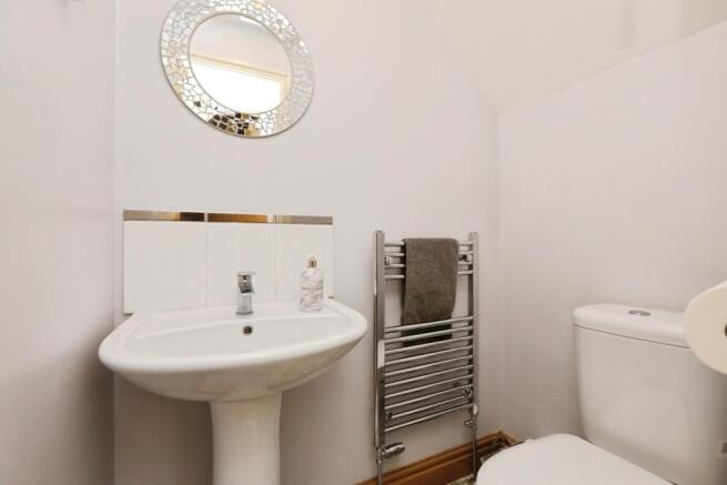 5 bed Detached for sale Image 10