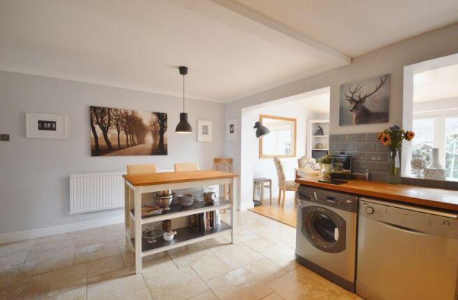 kitchen/breakf...