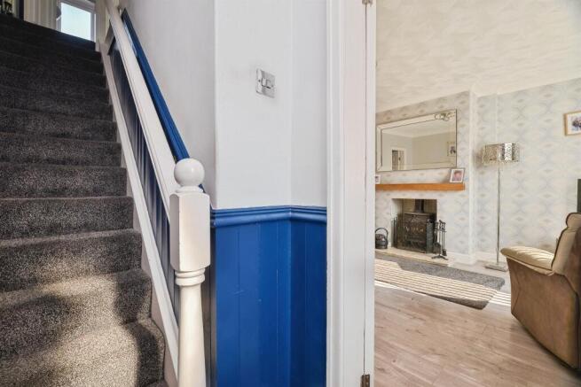 3 bed Semi-Detached for sale Image 3