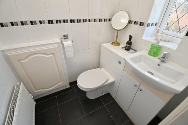 4 bed Detached Bungalow for sale Image 10