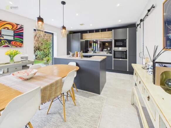 cam04425g0pr0339still010