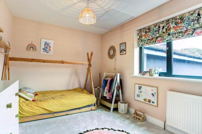 BEDROOM 4