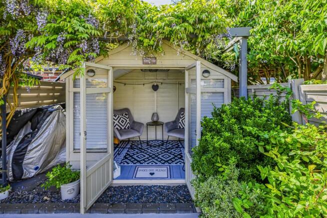 33 Paddington Road, Copnor-PorticoMarketing-SoldBy