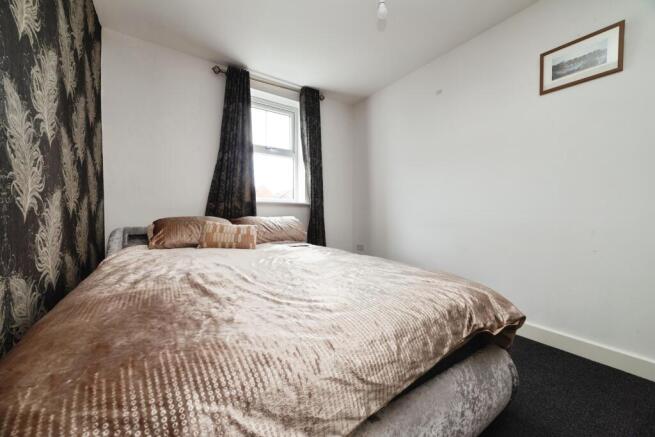 4 bed Semi-Detached for sale Image 11