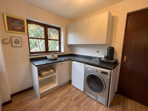 4 bed Detached for sale Image 10