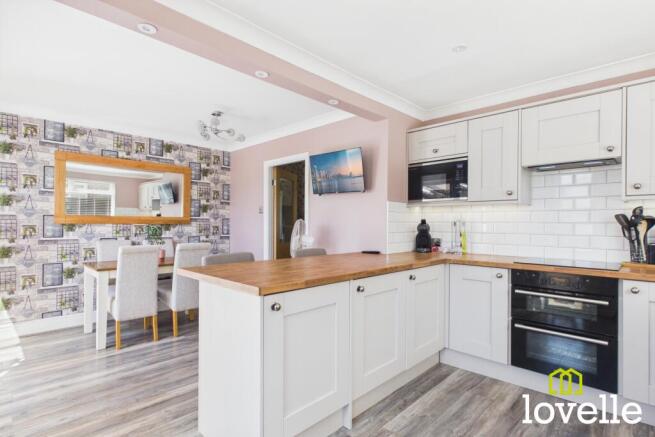 3 bed Semi-Detached for sale Image 12