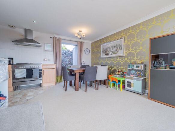 Open Plan Sitt...