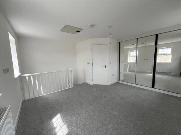 2 bed Terraced to rent Image 7