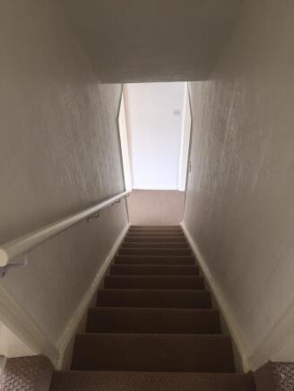 2 bed Terraced to rent Image 4