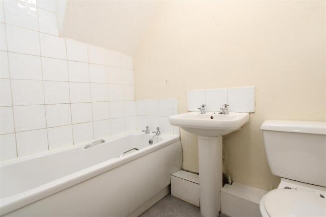 3 bed Terraced to rent Image 7