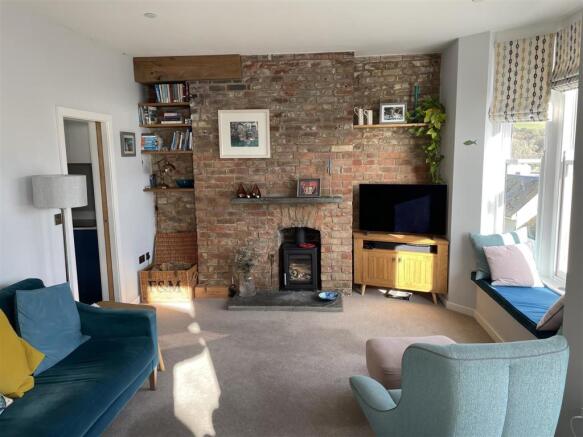 sitting room v.jpg