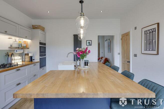 3 bed Semi-Detached for sale Image 7