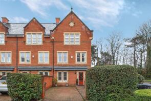 19, Lavender Close, Leatherhead KT22 8LZ