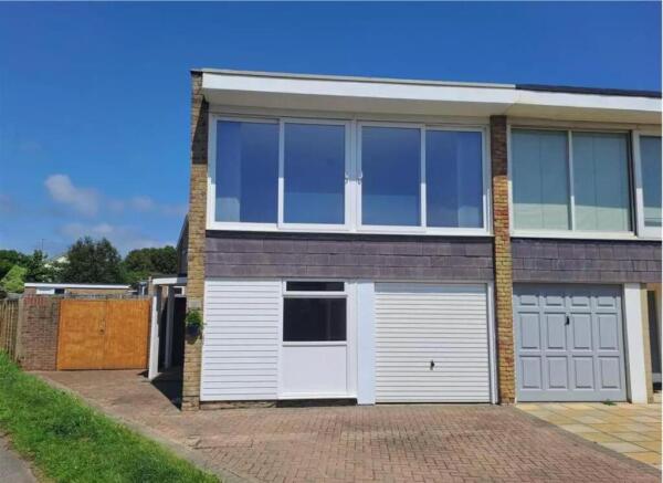 Front Facade & Driveway.jpg