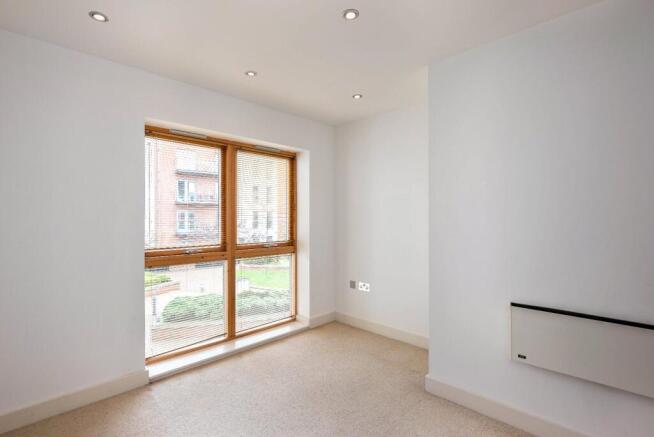 2 bed Flat to rent Image 6