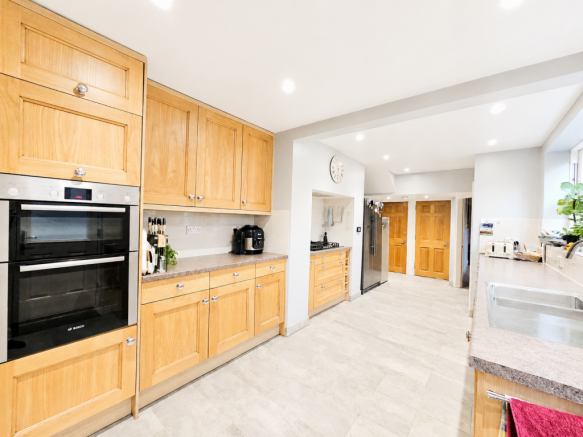 5 bed Terraced for sale Image 7