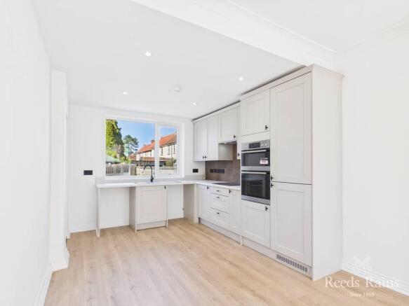 3 bed Semi-Detached for sale Image 2