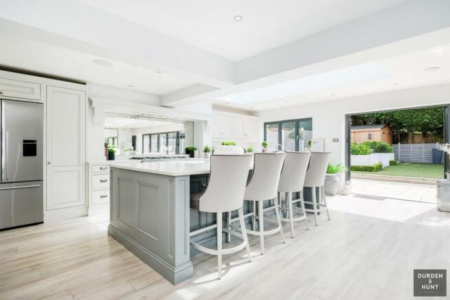 lyndhurst rise-29_1.jpg