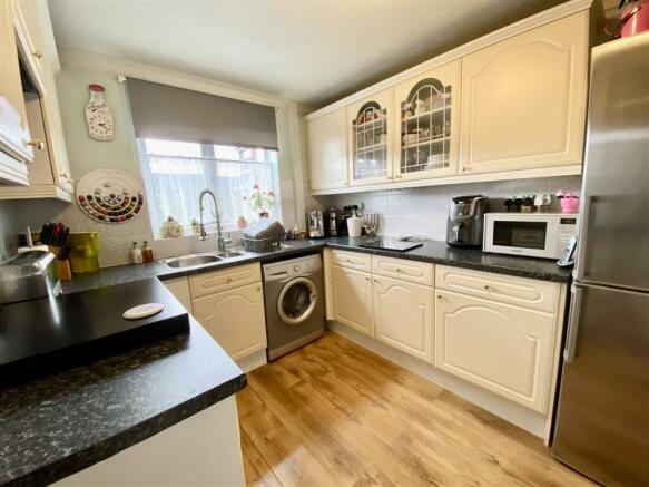 KITCHEN/BREAKFAST ROOM