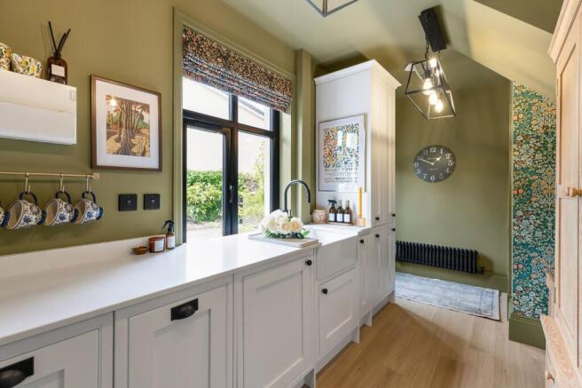 3 bed Terraced for sale Image 2