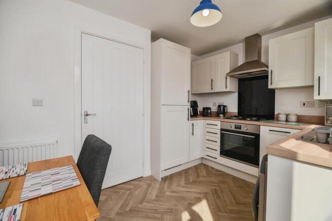 3 bed Semi-Detached for sale Image 5
