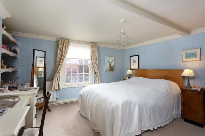 5 bed Semi-Detached for sale Image 11