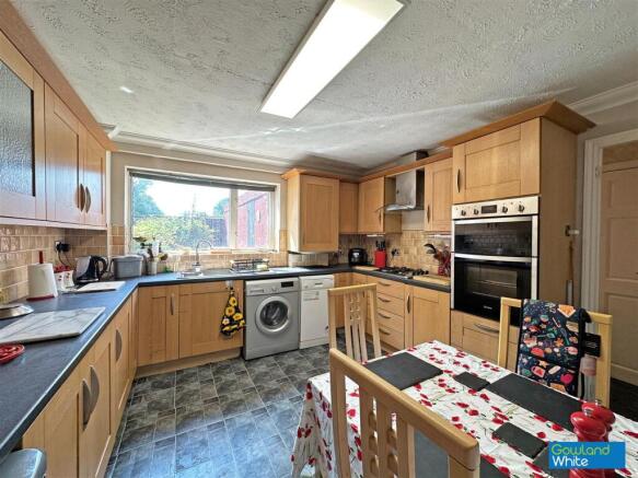 3 bed Terraced for sale Image 5