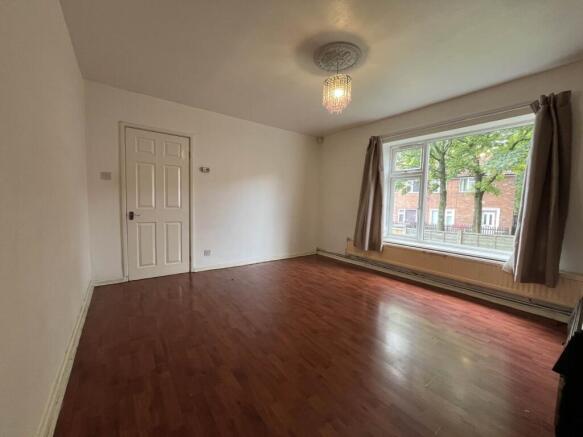 3 bed Semi-Detached to rent Image 8