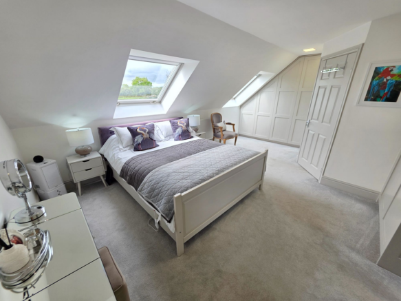 4 bed Detached for sale Image 12