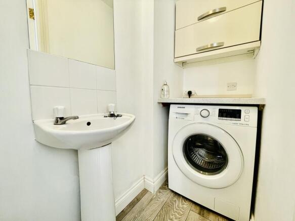 Cloakroom/wc