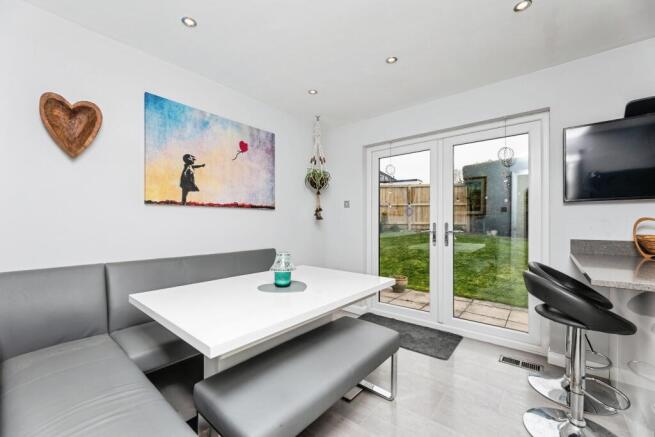 4 bed Detached for sale Image 7