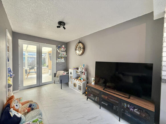 3 bed Semi-Detached for sale Image 4