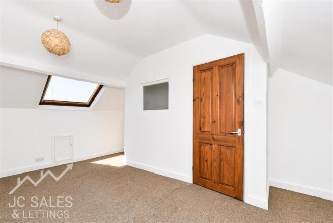 3 bed Terraced to rent Image 12