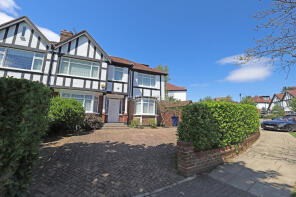 2, Abbots Gardens, East Finchley, London N2 0JQ