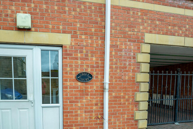 Front of buiding ...